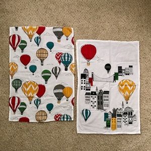 Tea towel set of 2. Hot air balloon motif.